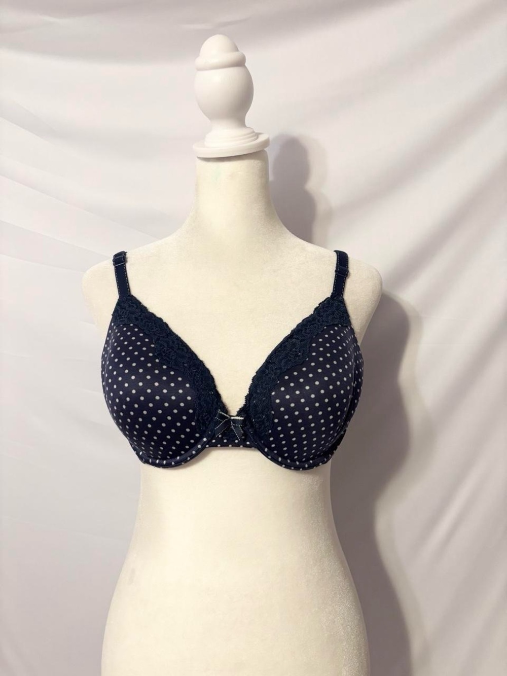 Y2k Navy Blue and White Polka Dotted MaidenForm Lace Bra With Bow